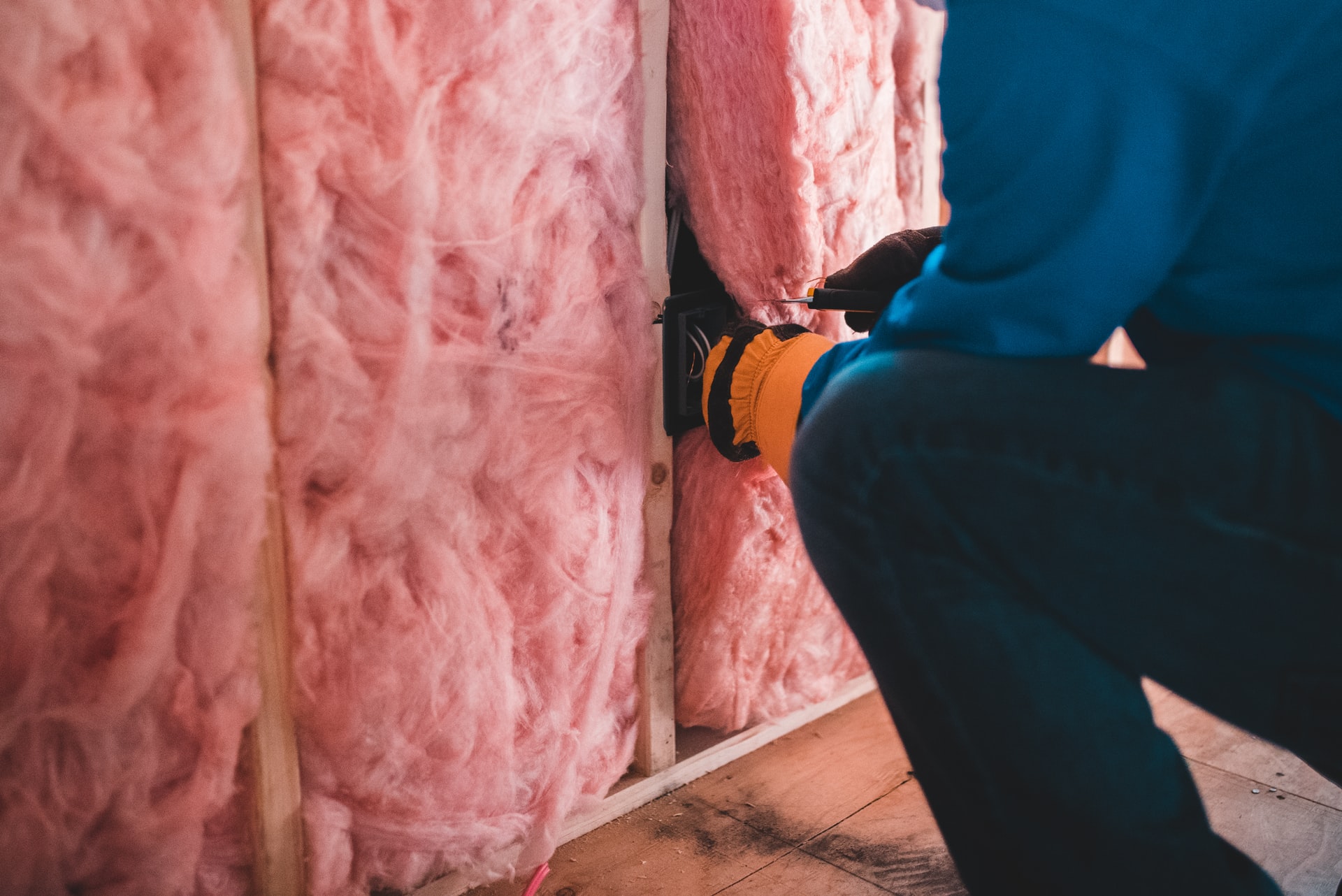 how-to-tell-the-difference-between-cellulose-and-asbestos-insulation